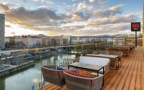 Radisson Red Hotel, Vienna